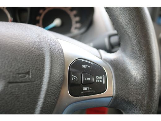 Ford Transit Courier 1.5 TDCI 100pk Euro 6 Limited Airco Navigatie BPM Vrij ActivLease financial lease