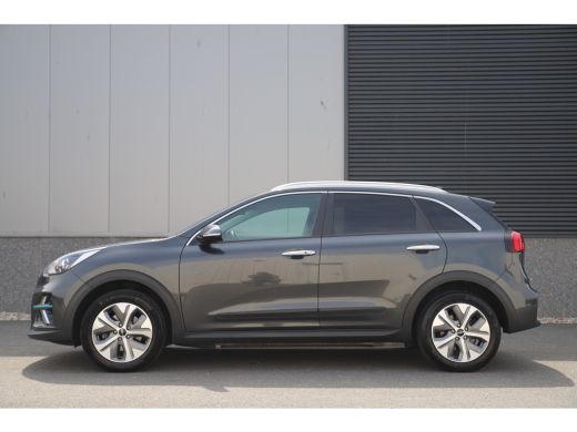 Kia e-Niro ExecutiveLine 64 kWh/204 pk/Adaptive/3-fase/2022/Cam./Full-led ActivLease financial lease