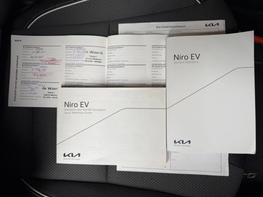 Kia e-Niro ExecutiveLine 64 kWh/204 pk/Adaptive/3-fase/2022/Cam./Full-led ActivLease financial lease
