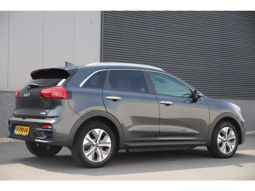 Kia e-Niro ExecutiveLine 64 kWh/204 pk/Adaptive/3-fase/2022/Cam./Full-led ActivLease financial lease