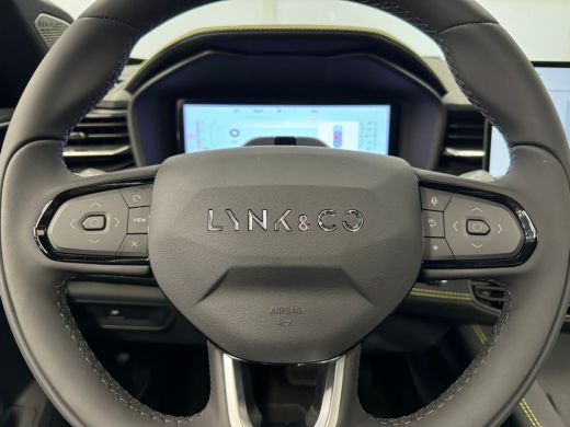 Lynk & Co 01 1.5 More | Afwijkende dakkleur | Apple Carplay/Android Auto|telefoonintegratie premium | Binnensp... ActivLease financial lease