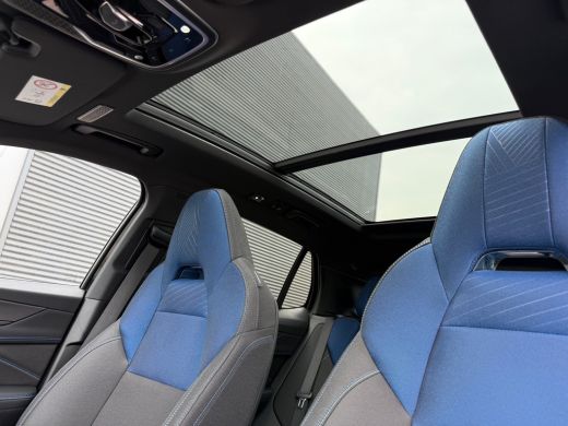 Lynk & Co 01 1.5 Plug-in Hybrid/262pk /Pano-dak/Zw-hemel/Adaptive/360Cam/Infinity ActivLease financial lease