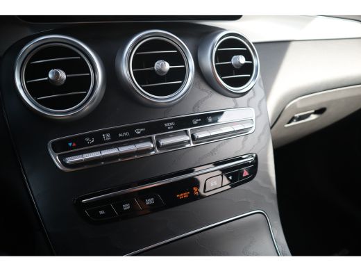 Mercedes-Benz GLC 300e 4MATIC Business Solution AMG Pano / Burmester / 360 camera / Trekhaak / ActivLease financial lease
