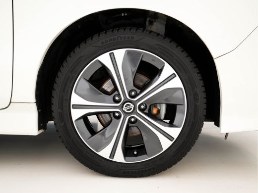 Nissan Leaf Tekna 40 kWh Aut. *LUXURY-LEATHER | FULL-LED | BOSE-SURROUND | DIGI-COCKPIT | ADAPTIVE-CRUISE | T... ActivLease financial lease
