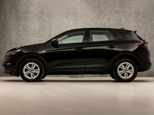 Opel Grandland X 1.2 Turbo Sport Automaat (APPLE CARPLAY, GROOT NAVI, PARKEERSENSOREN, SPORTSTOELEN, LANE ASSIST, ... ActivLease financial lease