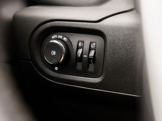 Opel Grandland X 1.2 Turbo Sport Automaat (APPLE CARPLAY, GROOT NAVI, PARKEERSENSOREN, SPORTSTOELEN, LANE ASSIST, ... ActivLease financial lease