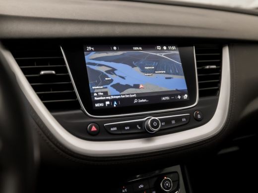 Opel Grandland X 1.2 Turbo Sport Automaat (APPLE CARPLAY, GROOT NAVI, PARKEERSENSOREN, SPORTSTOELEN, LANE ASSIST, ... ActivLease financial lease
