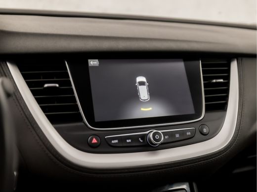 Opel Grandland X 1.2 Turbo Sport Automaat (APPLE CARPLAY, GROOT NAVI, PARKEERSENSOREN, SPORTSTOELEN, LANE ASSIST, ... ActivLease financial lease