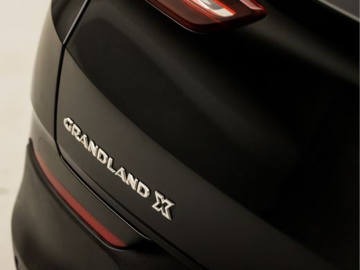 Opel Grandland X 1.2 Turbo Sport Automaat (APPLE CARPLAY, GROOT NAVI, PARKEERSENSOREN, SPORTSTOELEN, LANE ASSIST, ... ActivLease financial lease