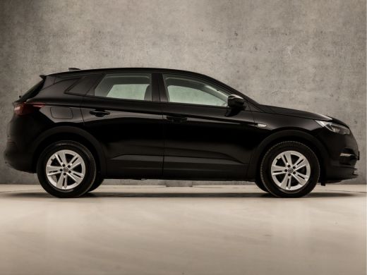 Opel Grandland X 1.2 Turbo Sport Automaat (APPLE CARPLAY, GROOT NAVI, PARKEERSENSOREN, SPORTSTOELEN, LANE ASSIST, ... ActivLease financial lease