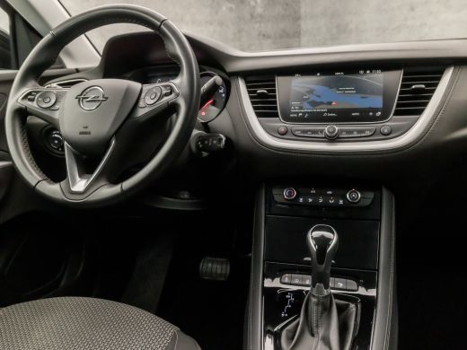 Opel Grandland X 1.2 Turbo Sport Automaat (APPLE CARPLAY, GROOT NAVI, PARKEERSENSOREN, SPORTSTOELEN, LANE ASSIST, ... ActivLease financial lease