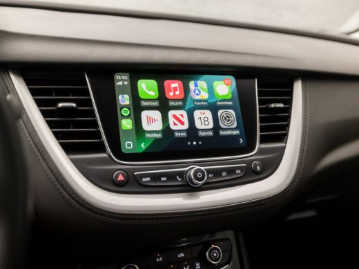 Opel Grandland X 1.2 Turbo Sport Automaat (APPLE CARPLAY, GROOT NAVI, PARKEERSENSOREN, SPORTSTOELEN, LANE ASSIST, ... ActivLease financial lease