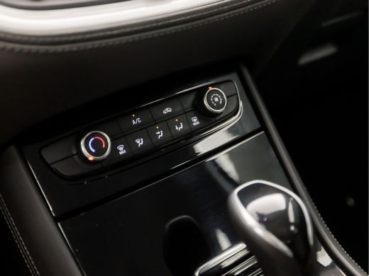 Opel Grandland X 1.2 Turbo Sport Automaat (APPLE CARPLAY, GROOT NAVI, PARKEERSENSOREN, SPORTSTOELEN, LANE ASSIST, ... ActivLease financial lease