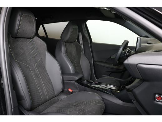 Peugeot 2008 1.2 PureTech 130PK GT Pack | Navi | Camera V+A | Alcantara | Stoelverwarming | Massage | Adaptive... ActivLease financial lease