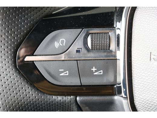 Peugeot 2008 1.2 PureTech 130PK GT Pack | Navi | Camera V+A | Alcantara | Stoelverwarming | Massage | Adaptive... ActivLease financial lease