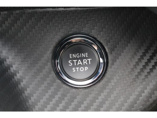 Peugeot 208 1.2 GT | Keyless | Camera | Adapt. Cruise | Navi | Carplay | Climate | LED | DAB | | Keyless | Ca... ActivLease financial lease