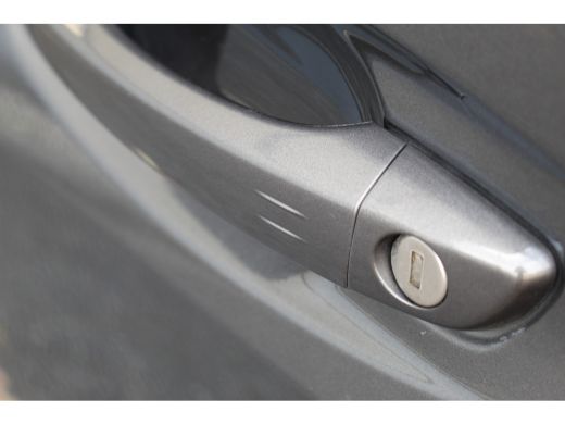 Peugeot 208 1.2 GT | Keyless | Camera | Adapt. Cruise | Navi | Carplay | Climate | LED | DAB | | Keyless | Ca... ActivLease financial lease
