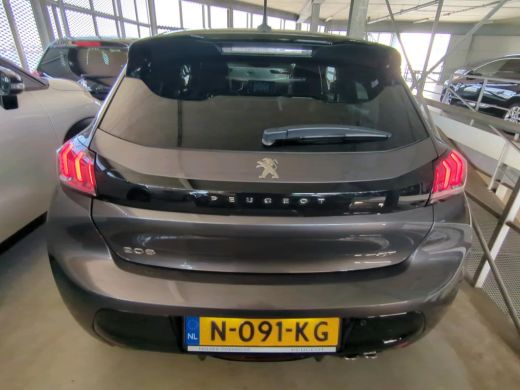 Peugeot 208 1.2 PureTech GT | Achterbank in delen neerklapbaar | Achteruitrijcamera | Anti Blokkeer Systeem ActivLease financial lease
