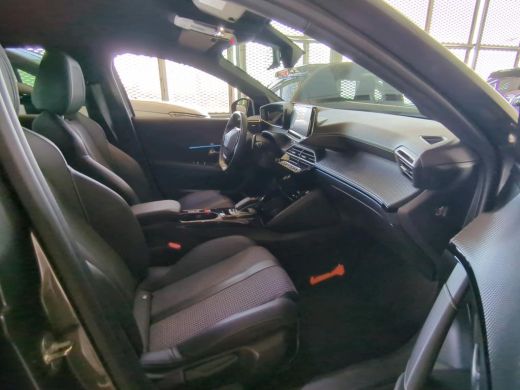 Peugeot 208 1.2 PureTech GT | Achterbank in delen neerklapbaar | Achteruitrijcamera | Anti Blokkeer Systeem ActivLease financial lease