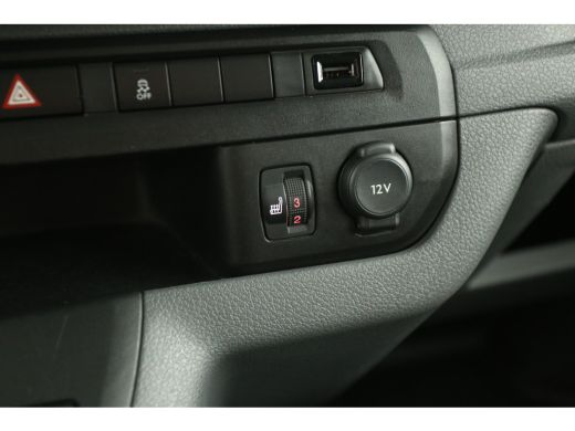 Peugeot Expert 227S 2.0 BlueHDI L2H1 180PK Automaat Airco Camera Carplay Head-up LED Cruise PDC 3 Persoons ActivLease financial lease