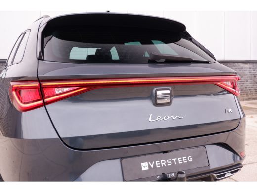Seat Leon Sportstourer 1.5 eTSI FR | Elek. Trekhaak | LED | Carplay | Camera | Navi | Keyless | Adap. Cruise ActivLease financial lease