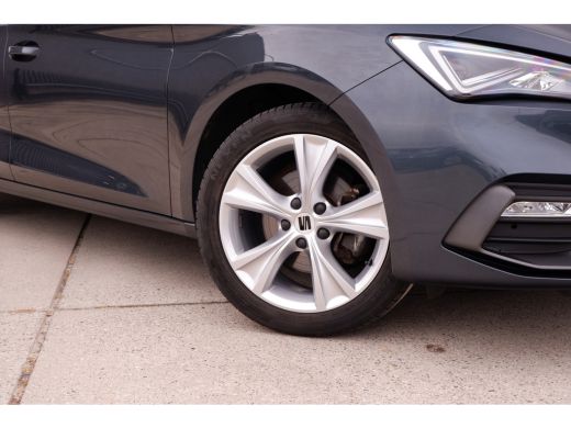 Seat Leon Sportstourer 1.5 eTSI FR | Elek. Trekhaak | LED | Carplay | Camera | Navi | Keyless | Adap. Cruise ActivLease financial lease