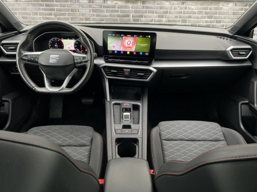 Seat Leon Sportstourer 1.5 eTSI FR | Elek. Trekhaak | LED | Carplay | Camera | Navi | Keyless | Adap. Cruise ActivLease financial lease