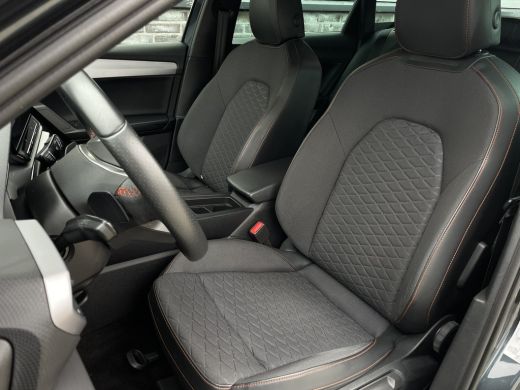 Seat Leon Sportstourer 1.5 eTSI FR | Elek. Trekhaak | LED | Carplay | Camera | Navi | Keyless | Adap. Cruise ActivLease financial lease