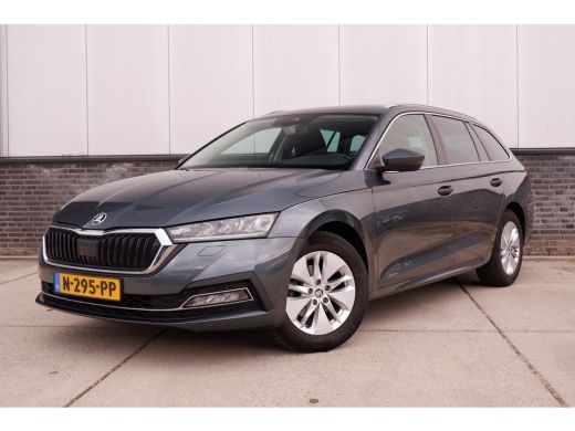 Skoda Octavia Combi 1.0 TSI Business Edition Plus Elek. Trekhaak | Virtual Cockpit | Carplay | LED | Navi | Camera Skoda Octavia Combi 1.0 TSI Business Edition Plus Elek. Trekhaak | Virtual Cockpit | Carplay | LED | Navi | Camera