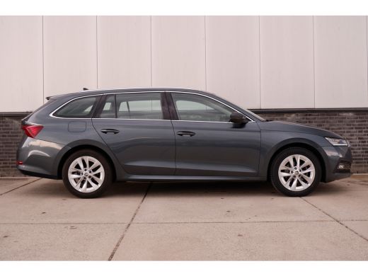 Skoda Octavia Combi 1.5 e-TSI Business Edition Plus Trekhaak | Virtual Cockpit | LED | Navi | Carplay ActivLease financial lease