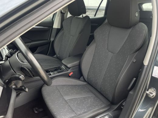 Skoda Octavia Combi 1.5 e-TSI Business Edition Plus Trekhaak | Virtual Cockpit | LED | Navi | Carplay ActivLease financial lease