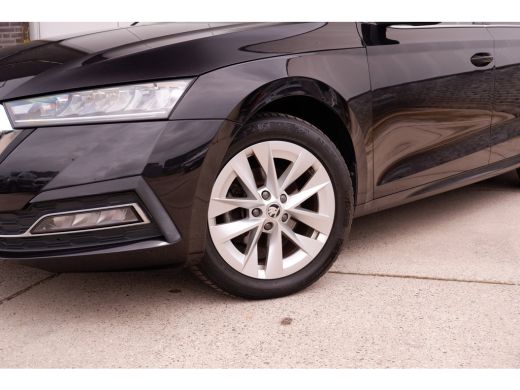 Skoda Octavia Combi 1.5 e-TSI Business Edition Plus Trekhaak | Virtual Cockpit | LED | Navi | Carplay ActivLease financial lease