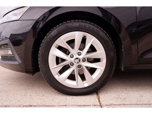 Skoda Octavia Combi 1.5 e-TSI Business Edition Plus Trekhaak | Virtual Cockpit | LED | Navi | Carplay ActivLease financial lease