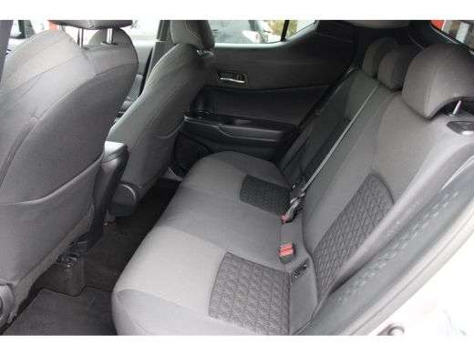 Toyota C-HR 2.0 Hybrid Dynamic **NAVIGATIE/ APPLE CARPLAY/ 24 MAANDEN GARANTIE** ActivLease financial lease