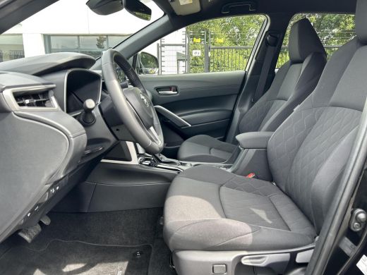 Toyota Corolla Cross Hybrid 200 Style ActivLease financial lease