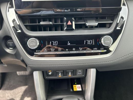 Toyota Corolla Cross Hybrid 200 Style ActivLease financial lease