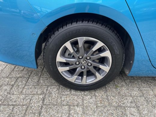 Toyota Prius 1.8 Plug-in Hybrid Executive ActivLease financial lease