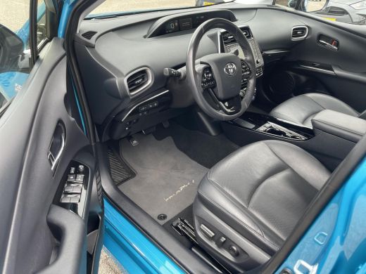 Toyota Prius 1.8 Plug-in Hybrid Executive ActivLease financial lease