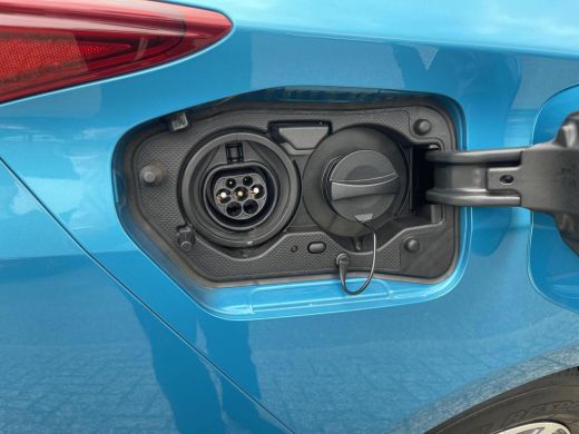 Toyota Prius 1.8 Plug-in Hybrid Executive ActivLease financial lease