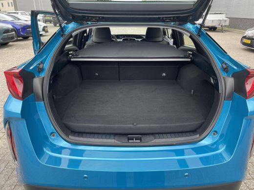 Toyota Prius 1.8 Plug-in Hybrid Executive ActivLease financial lease