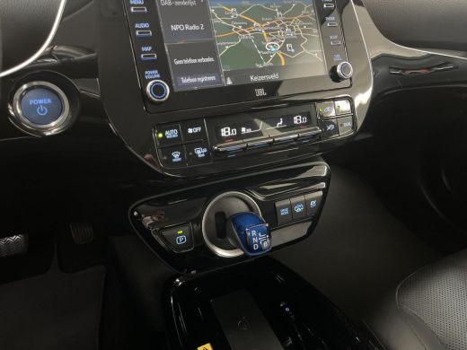 Toyota Prius 1.8 Plug-in Hybrid Executive ActivLease financial lease