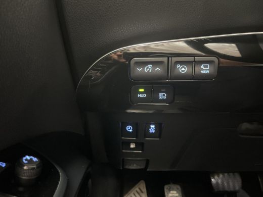 Toyota Prius 1.8 Plug-in Hybrid Executive ActivLease financial lease