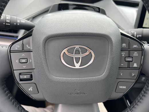 Toyota Prius 2.0 Plug-in Hybrid 220 Executive Premium ActivLease financial lease