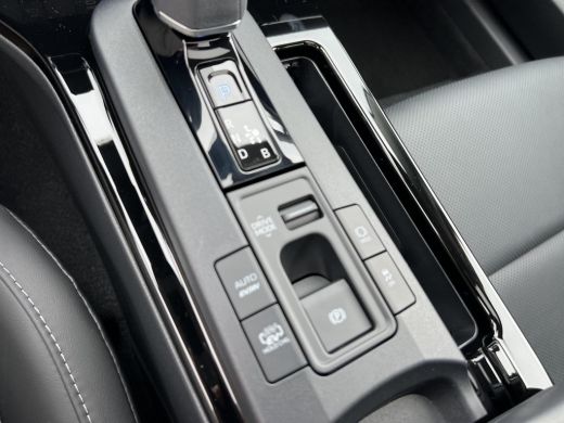 Toyota Prius 2.0 Plug-in Hybrid 220 Executive Premium ActivLease financial lease
