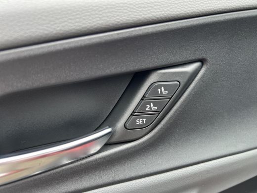Toyota Prius 2.0 Plug-in Hybrid 220 Executive Premium ActivLease financial lease