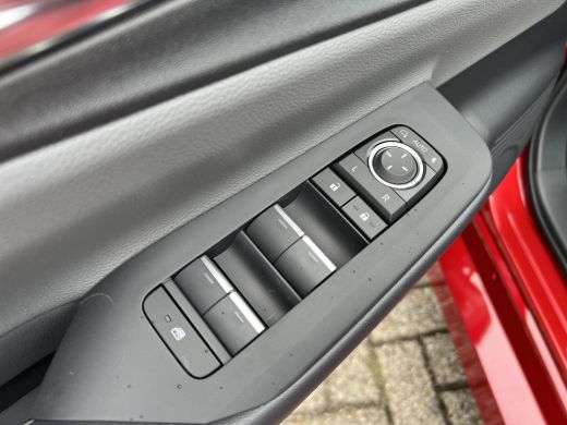 Toyota Prius 2.0 Plug-in Hybrid 220 Executive Premium ActivLease financial lease