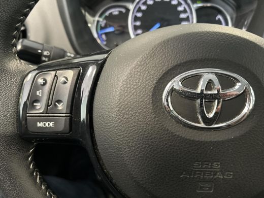 Toyota Yaris 1.5 Hybrid Aspiration ActivLease financial lease