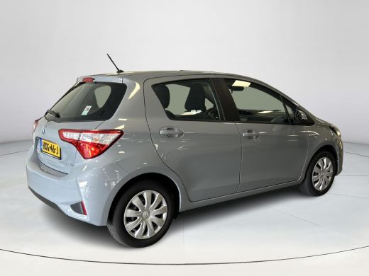 Toyota Yaris 1.5 Hybrid Aspiration ActivLease financial lease