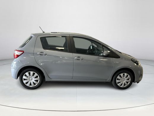 Toyota Yaris 1.5 Hybrid Aspiration ActivLease financial lease