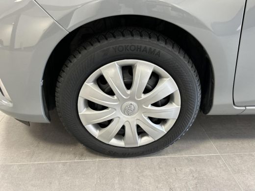 Toyota Yaris 1.5 Hybrid Aspiration ActivLease financial lease